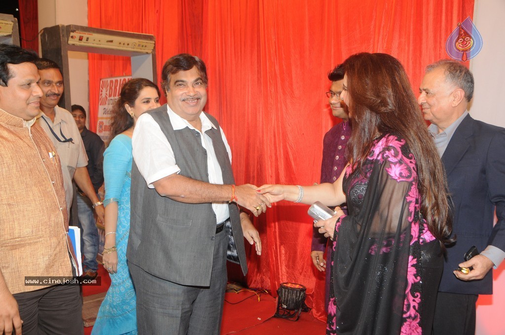 Bolly Celebs at Yes Bank Presents IIAA 2014 - 80 / 135 photos