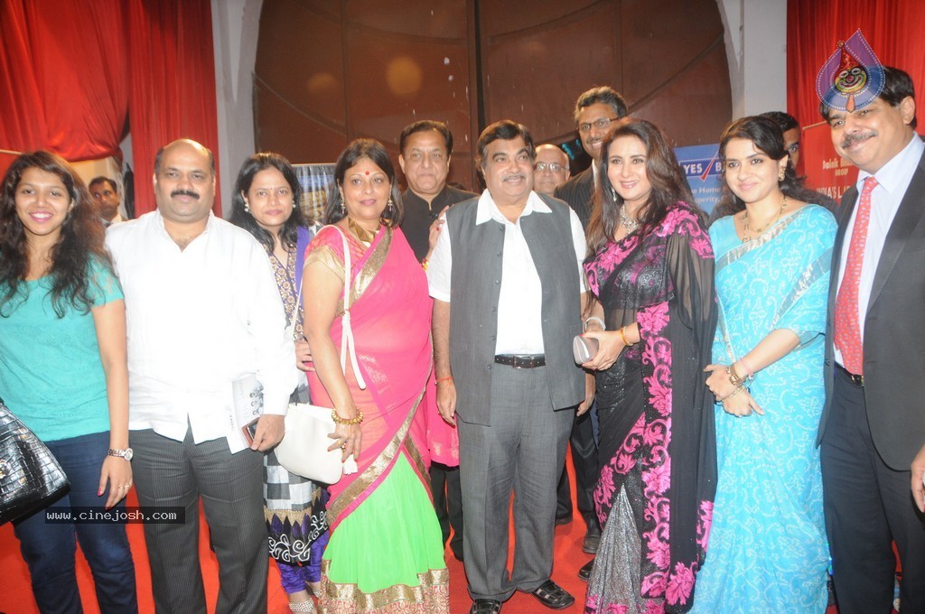 Bolly Celebs at Yes Bank Presents IIAA 2014 - 88 / 135 photos