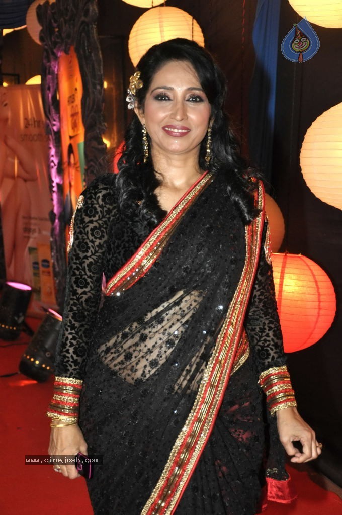 Bolly Celebs at ZEE Rishtey Awards 2011 - 59 / 59 photos
