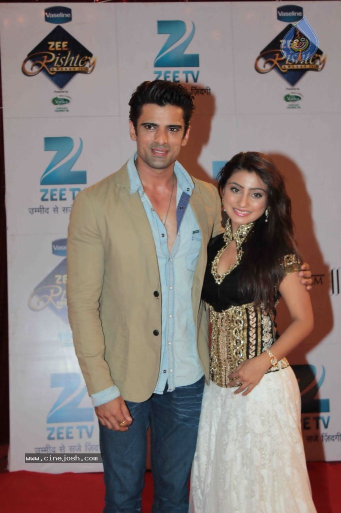 Bolly Celebs at Zee Rishtey Awards 2013 - 36 / 83 photos