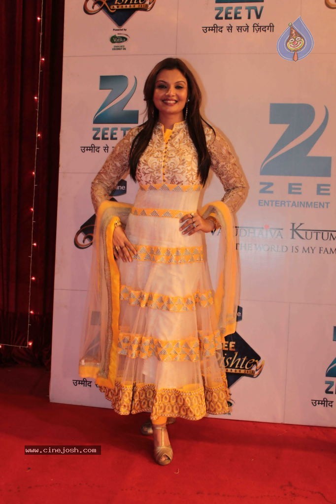 Bolly Celebs at Zee Rishtey Awards 2013 - 37 / 83 photos