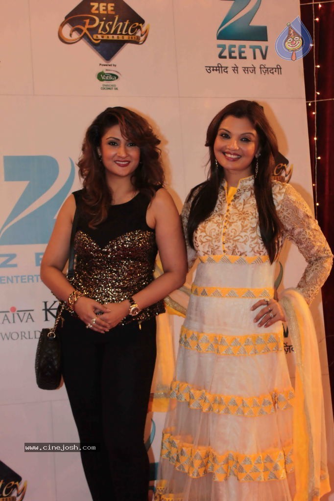 Bolly Celebs at Zee Rishtey Awards 2013 - 53 / 83 photos