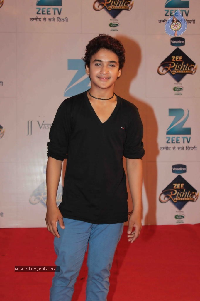 Bolly Celebs at Zee Rishtey Awards 2013 - 71 / 83 photos