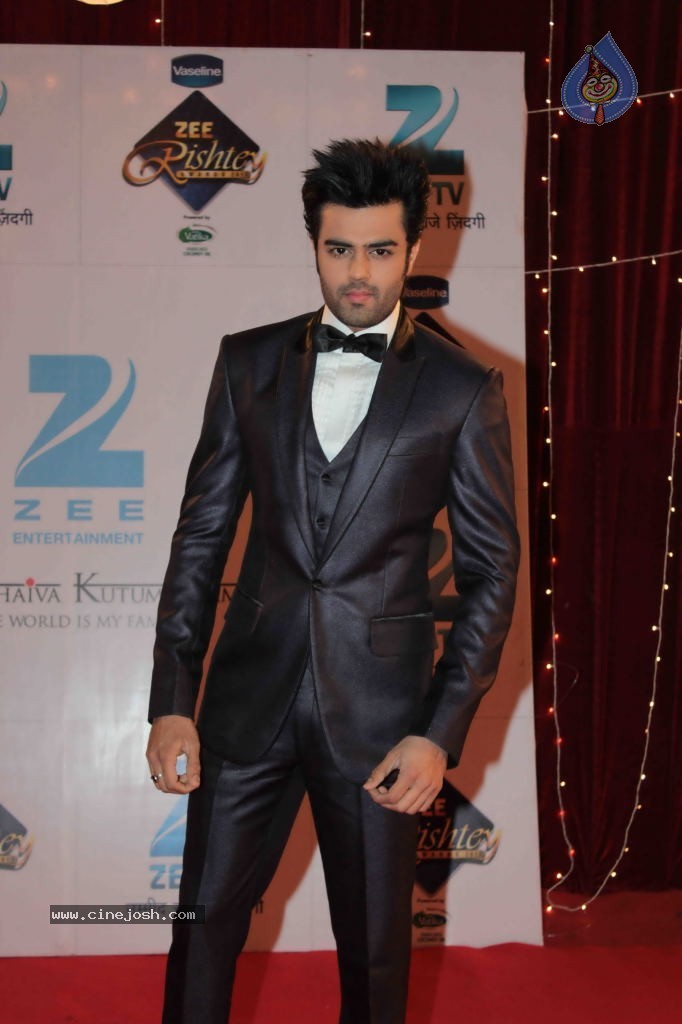 Bolly Celebs at Zee Rishtey Awards 2013 - 74 / 83 photos
