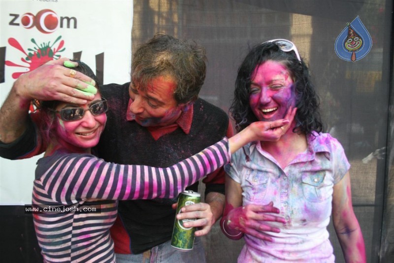 Bolly Celebs at Zoom Holi Celebrations - 10 / 54 photos