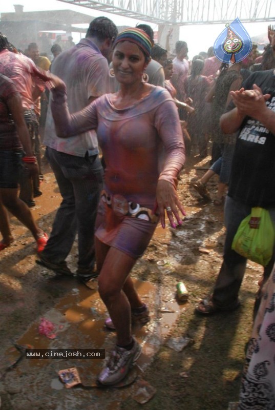 Bolly Celebs at Zoom Holi Celebrations - 15 / 54 photos