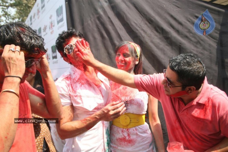 Bolly Celebs at Zoom Holi Celebrations - 46 / 54 photos