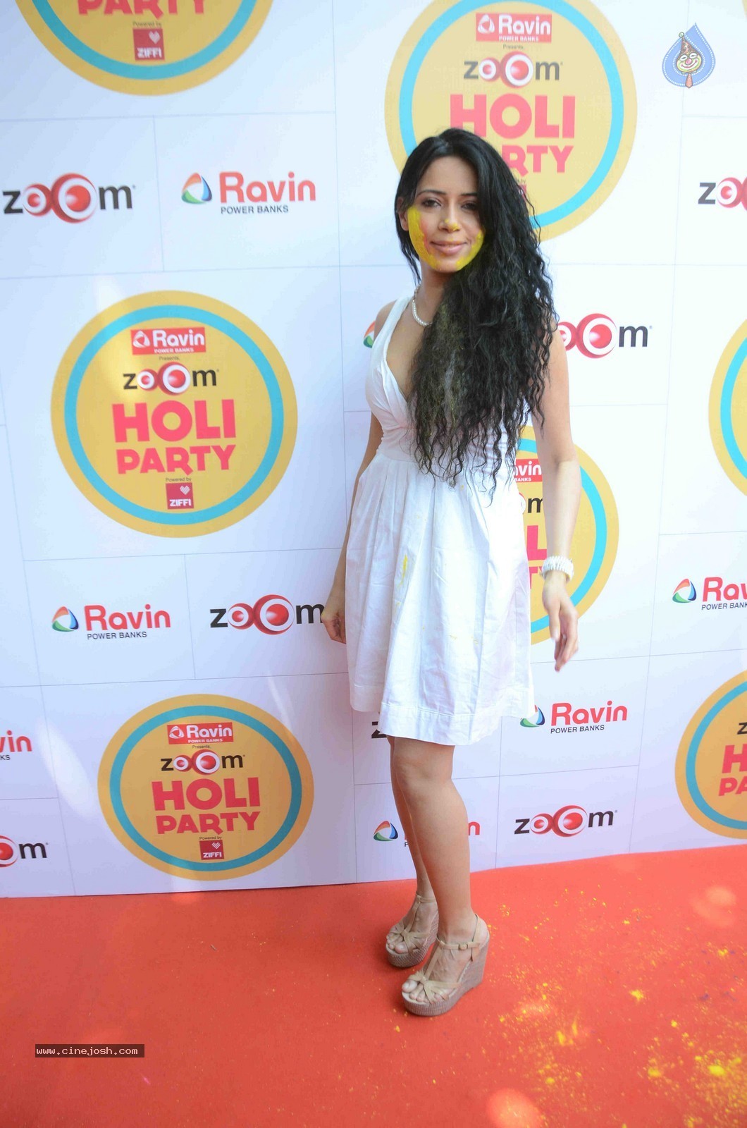 Bolly Celebs at Zoom Holi Party 2015 - 1 / 80 photos
