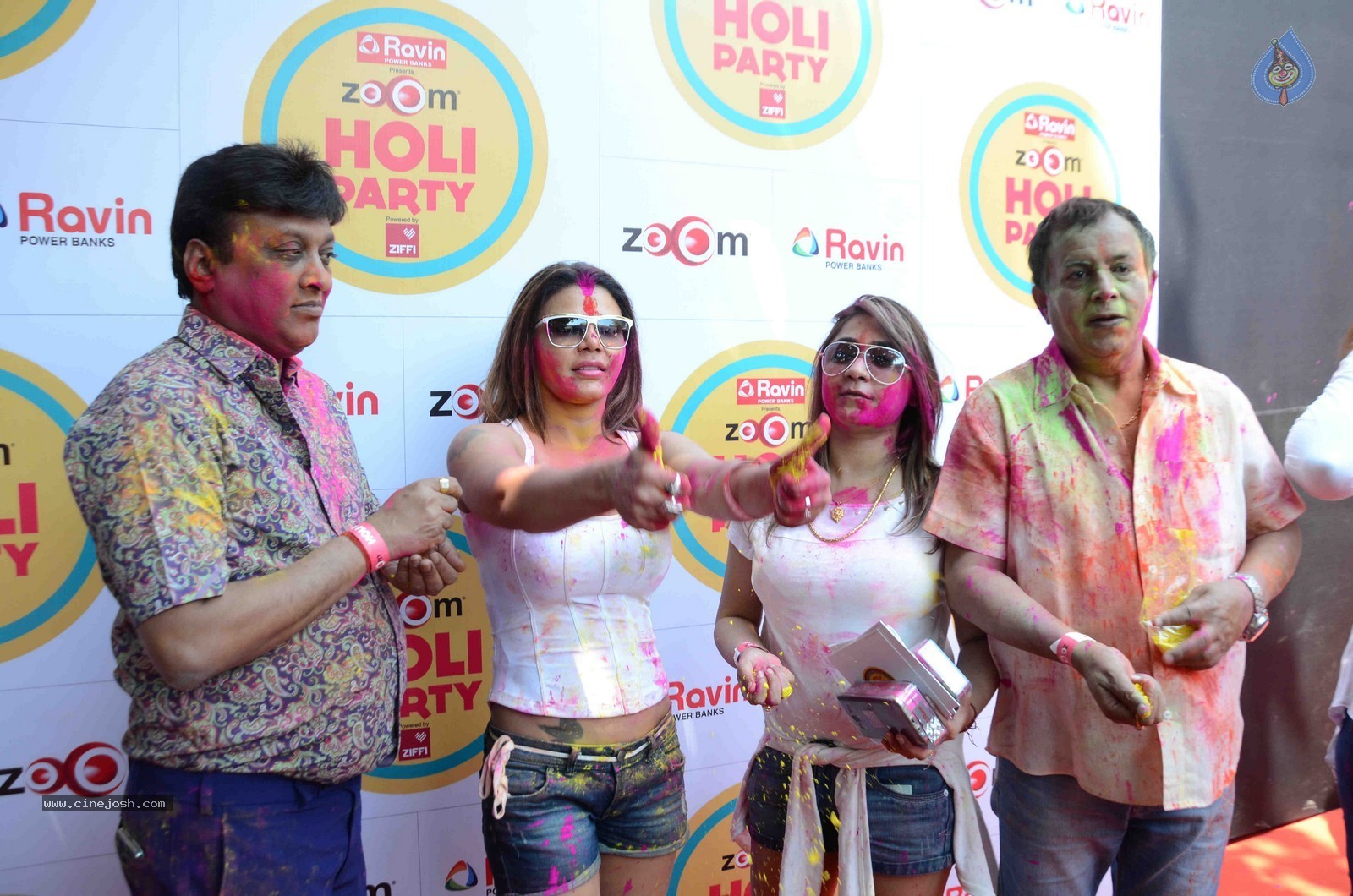 Bolly Celebs at Zoom Holi Party 2015 - 6 / 80 photos