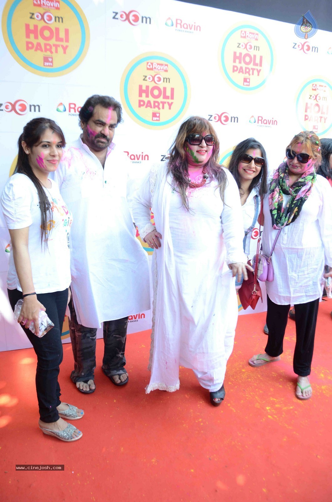 Bolly Celebs at Zoom Holi Party 2015 - 31 / 80 photos