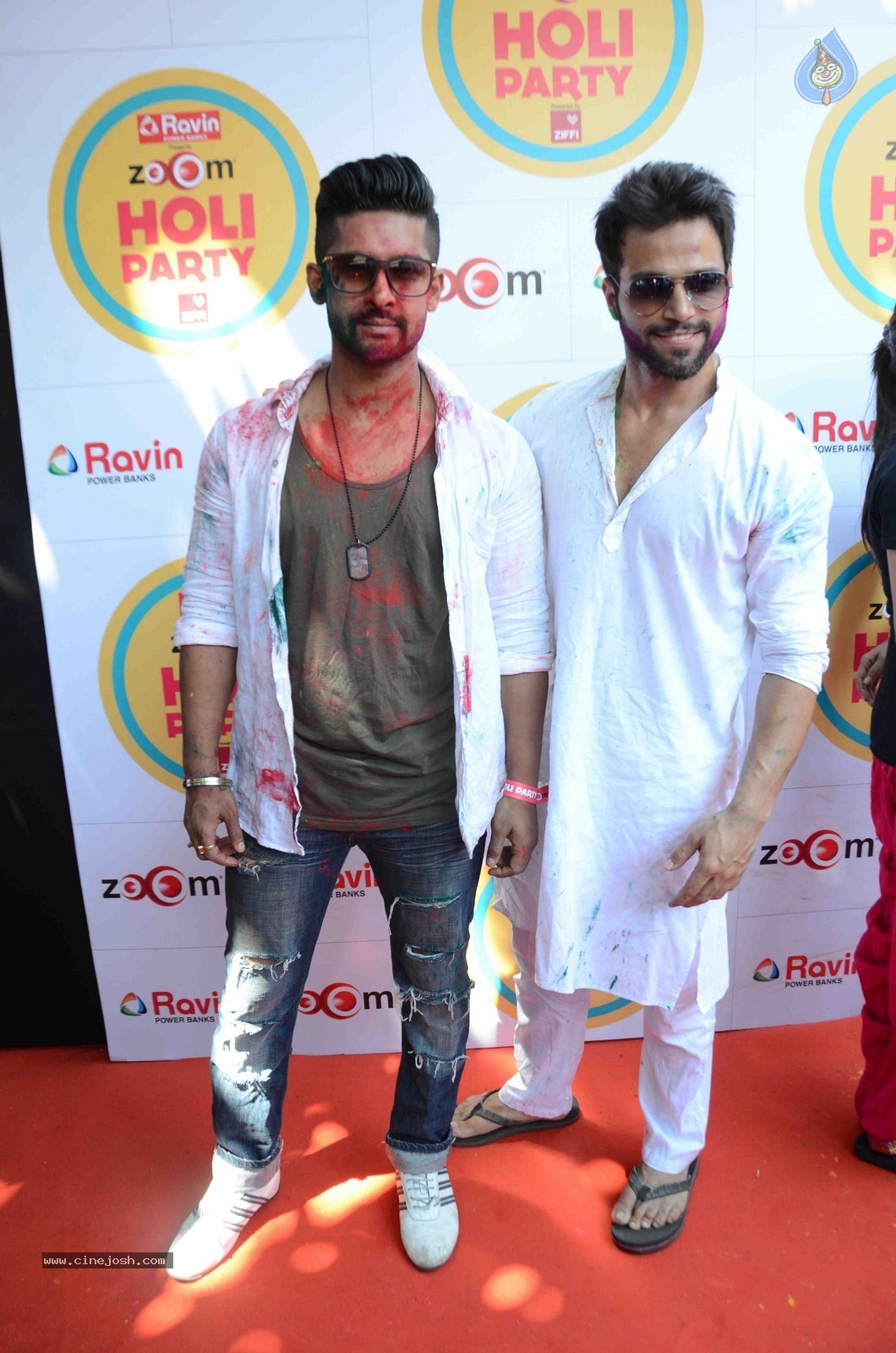 Bolly Celebs at Zoom Holi Party 2015 - 37 / 80 photos