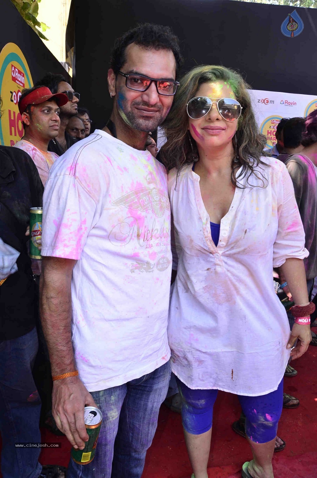 Bolly Celebs at Zoom Holi Party 2015 - 47 / 80 photos
