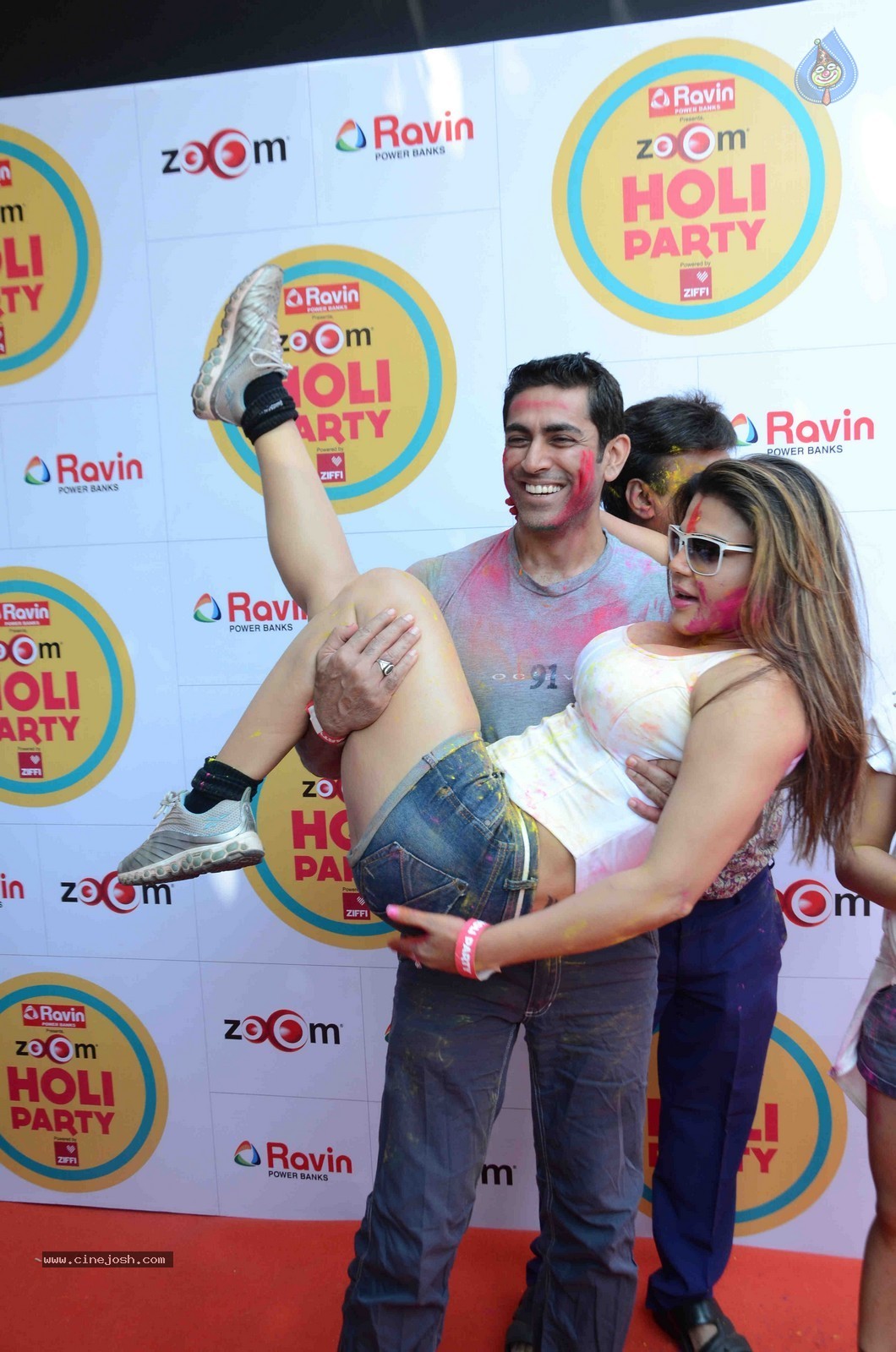 Bolly Celebs at Zoom Holi Party 2015 - 60 / 80 photos