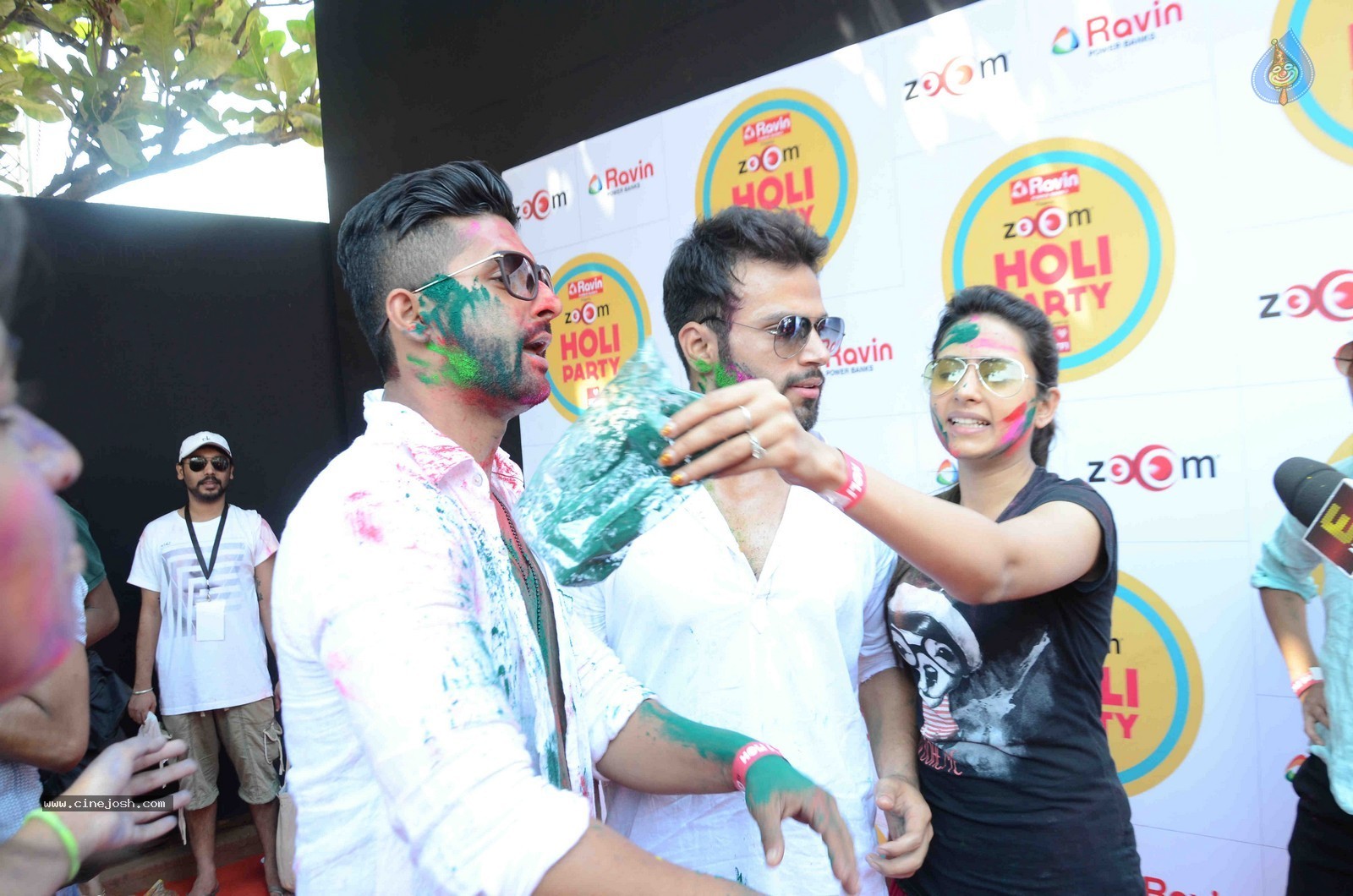 Bolly Celebs at Zoom Holi Party 2015 - 78 / 80 photos