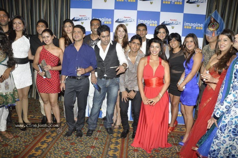 Bolly Celebs at Zor Ka Jhatka Bash - 30 / 99 photos