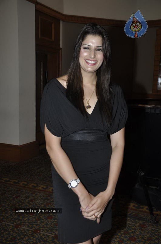 Bolly Celebs at Zor Ka Jhatka Bash - 77 / 99 photos