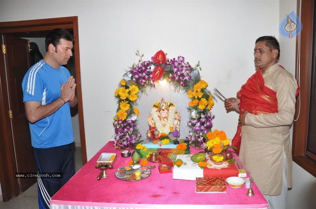 Bolly Celebs Celebrates Ganesh Festival - 52 / 57 photos