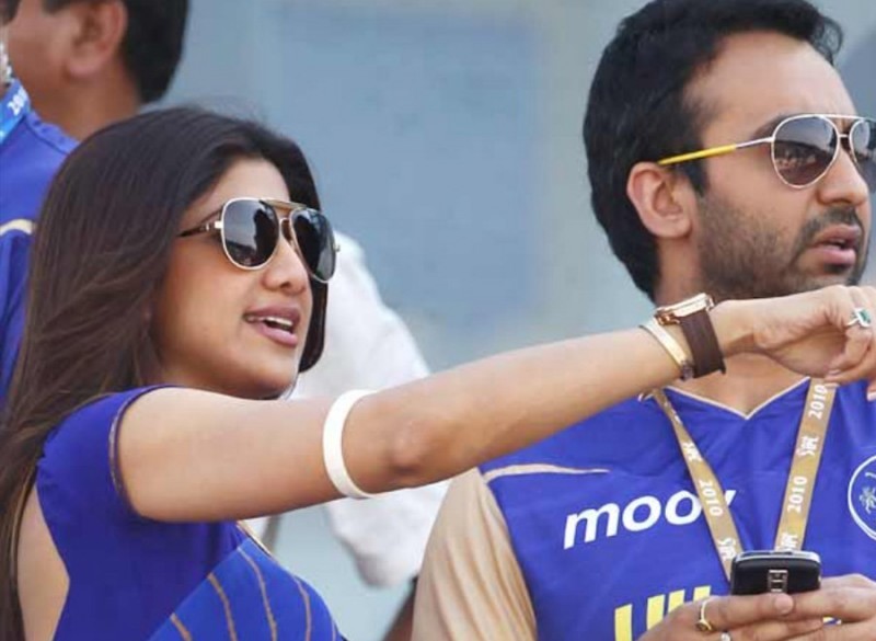 Bolly Celebs Enjoys IPL Matches - 9 / 74 photos