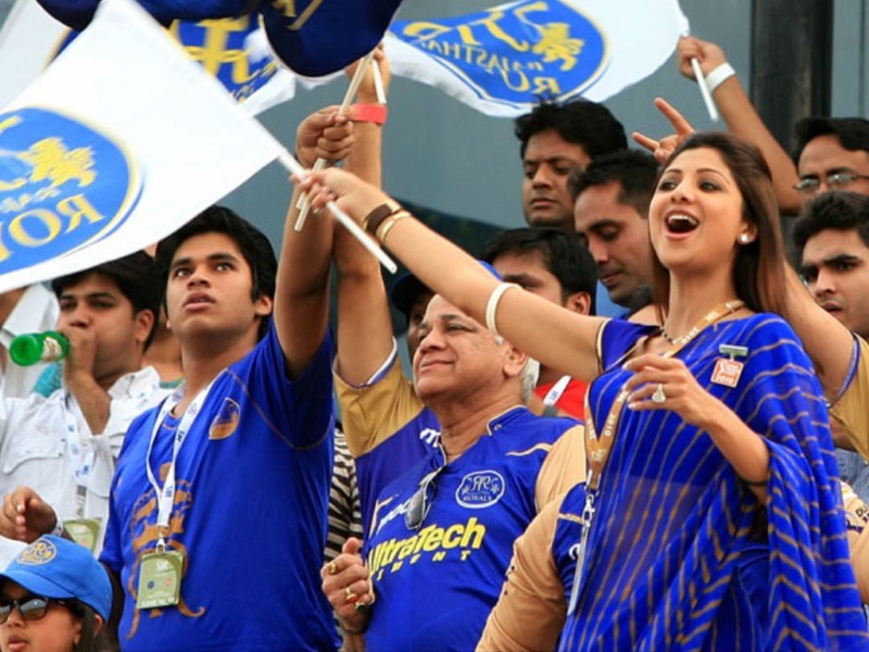 Bolly Celebs Enjoys IPL Matches - 33 / 74 photos