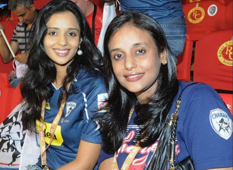 Bolly Celebs Enjoys IPL Matches - 35 / 74 photos