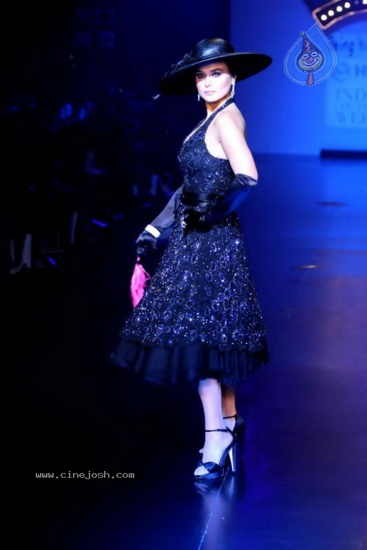 Bolly Celebs Human Fashion Show at HDIL India Couture Week - 94 / 104 photos