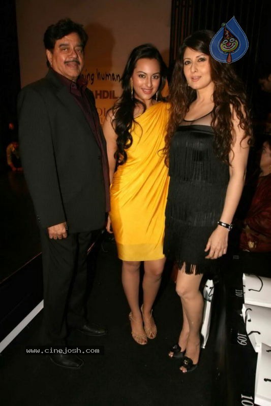 Bolly Celebs Human Fashion Show at HDIL India Couture Week - 99 / 104 photos