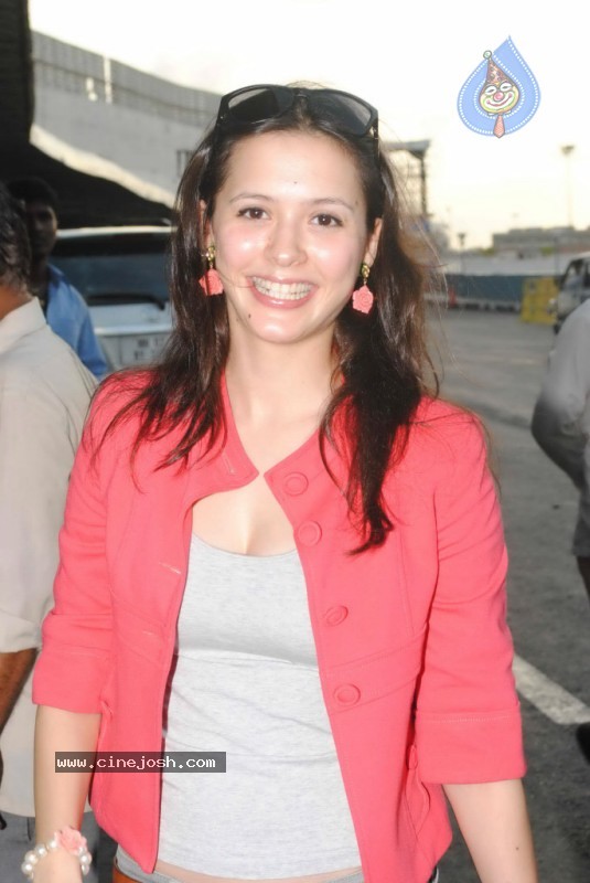 Bolly Celebs Leave for IIFA Awards Event - 29 / 93 photos