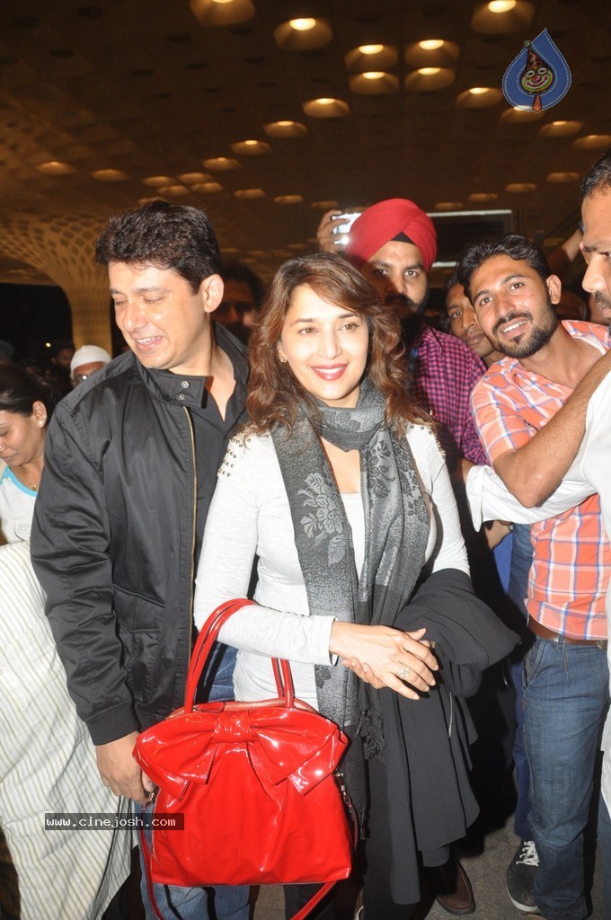 Bolly Celebs Snapped Leaving for IIFA 2014 - 2 / 77 photos