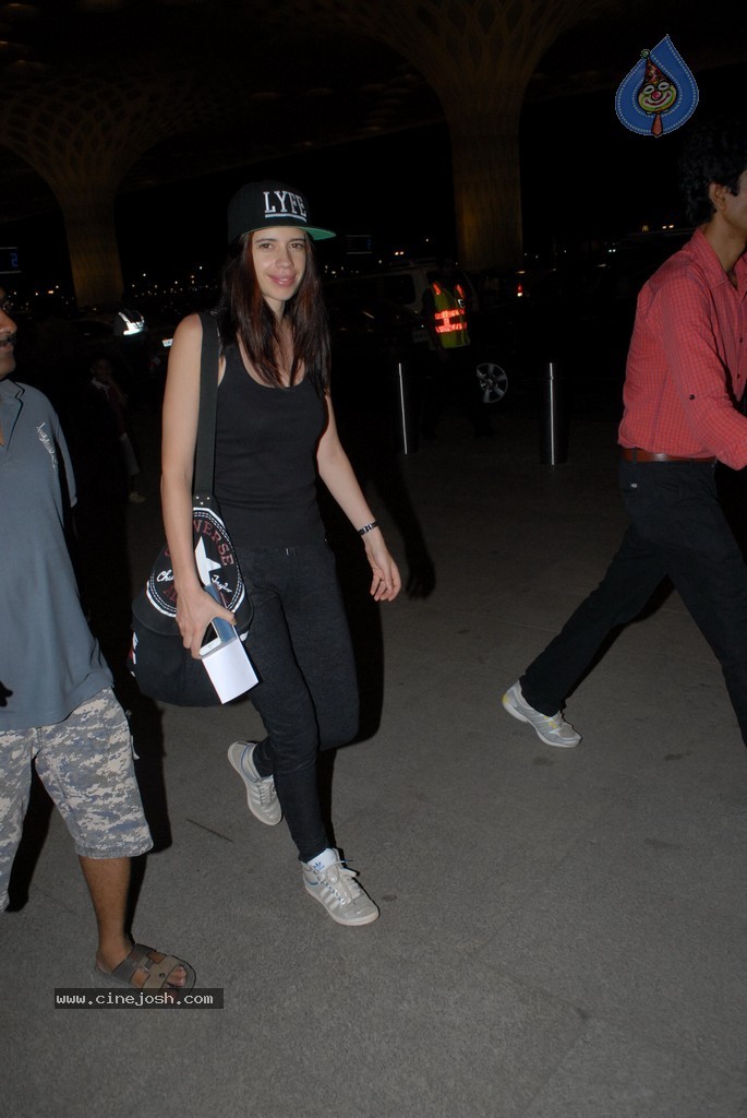 Bolly Celebs Snapped Leaving for IIFA 2014 - 25 / 77 photos