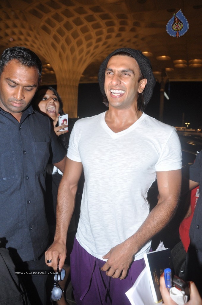 Bolly Celebs Snapped Leaving for IIFA 2014 - 27 / 77 photos