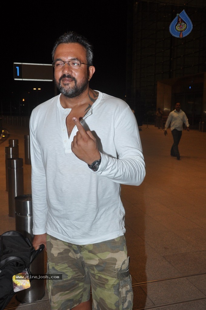 Bolly Celebs Snapped Leaving for IIFA 2014 - 31 / 77 photos