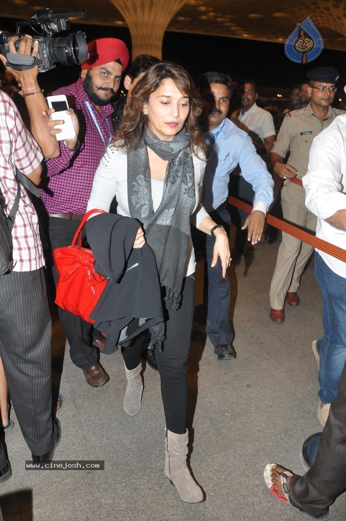 Bolly Celebs Snapped Leaving for IIFA 2014 - 43 / 77 photos