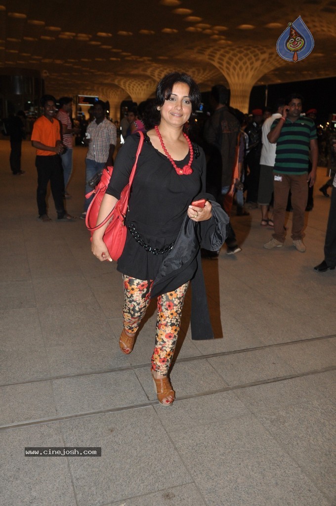 Bolly Celebs Snapped Leaving for IIFA 2014 - 47 / 77 photos