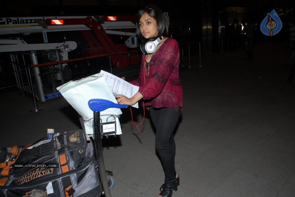 Bolly Celebs Snapped Leaving for IIFA 2014 - 56 / 77 photos