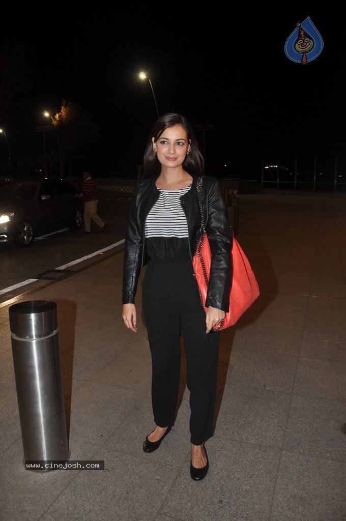 Bolly Celebs Snapped Leaving for IIFA 2014 - 61 / 77 photos