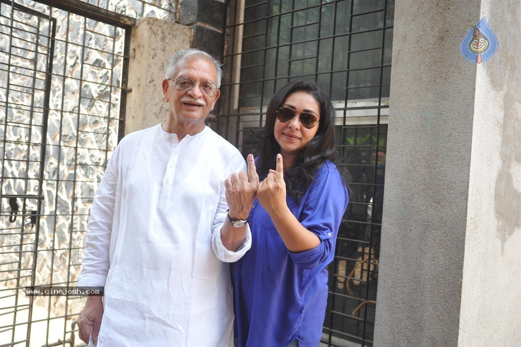 Bolly Celebs Snapped Voting for Loksabha Polls 2014 - 3 / 233 photos