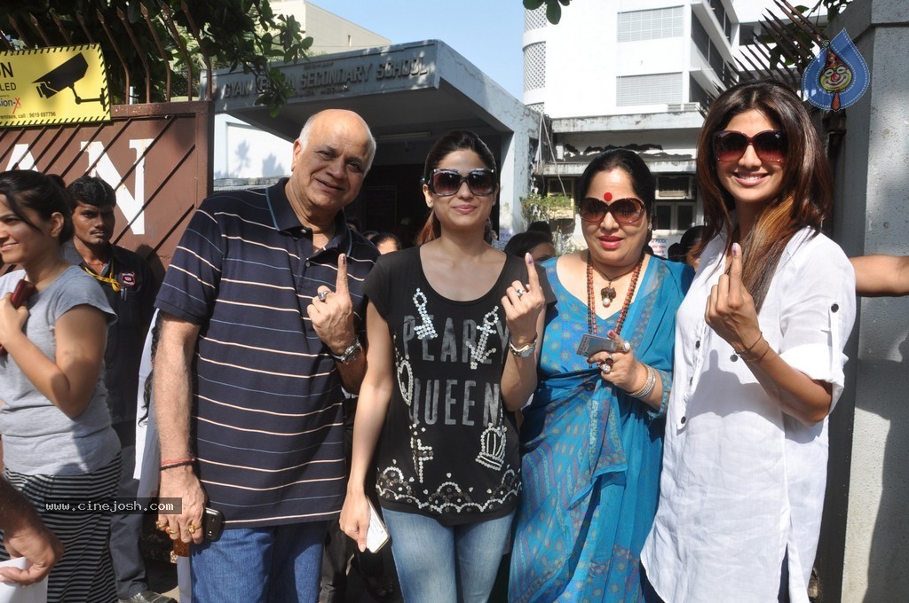 Bolly Celebs Snapped Voting for Loksabha Polls 2014 - 60 / 233 photos