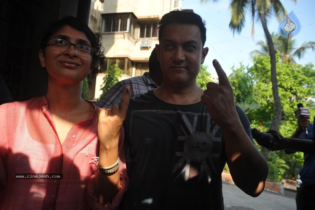 Bolly Celebs Snapped Voting for Loksabha Polls 2014 - 75 / 233 photos