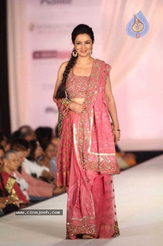 Bolly Celebs Walk the Ramp at Pidilite CPAA Fashion Show - 17 / 65 photos