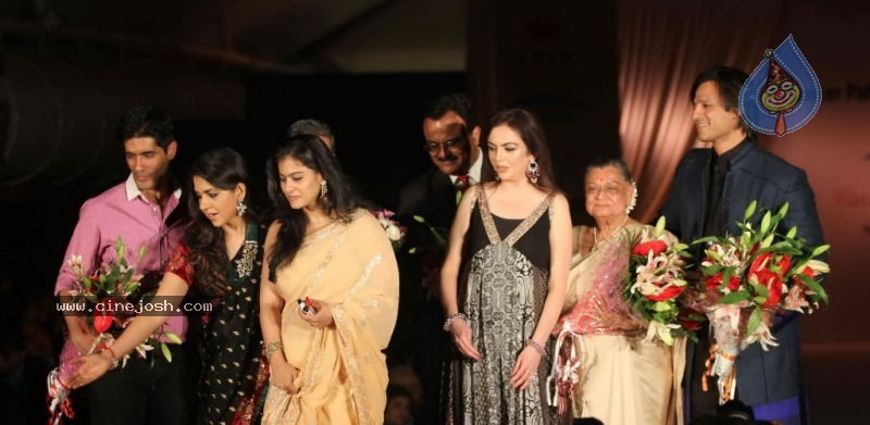 Bolly Celebs Walk the Ramp at Pidilite CPAA Fashion Show - 38 / 65 photos