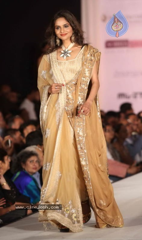 Bolly Celebs Walk the Ramp at Pidilite CPAA Fashion Show - 39 / 65 photos