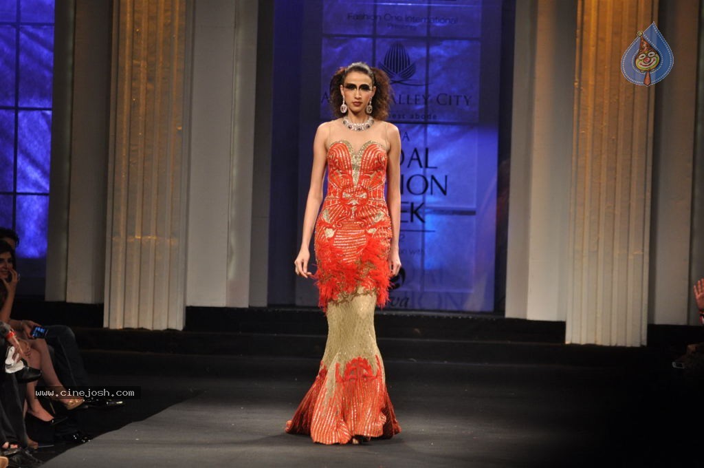 Bolly Celebs Walks the Ramp at AVIBFW- 02 - 26 / 115 photos