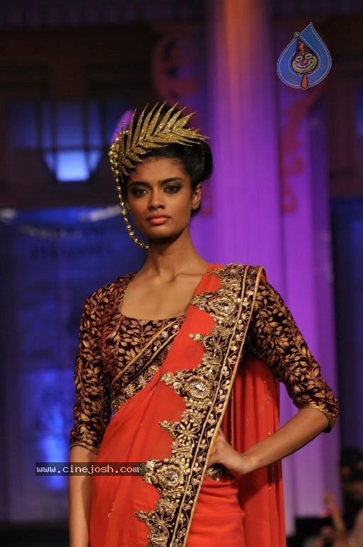 Bolly Celebs Walks the Ramp at AVIBFW- 02 - 33 / 115 photos