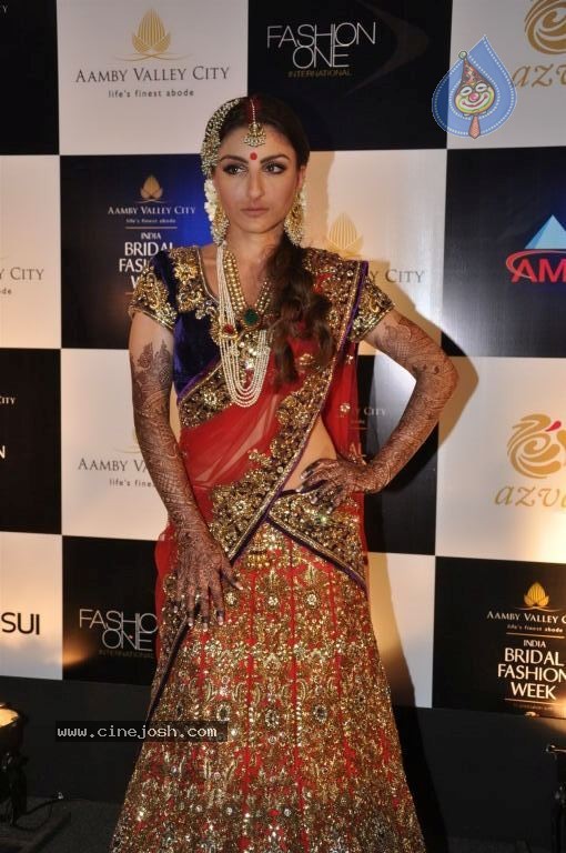 Bolly Celebs Walks the Ramp at AVIBFW- 02 - 46 / 115 photos