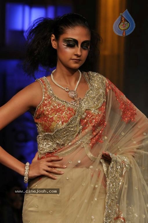 Bolly Celebs Walks the Ramp at AVIBFW- 02 - 99 / 115 photos