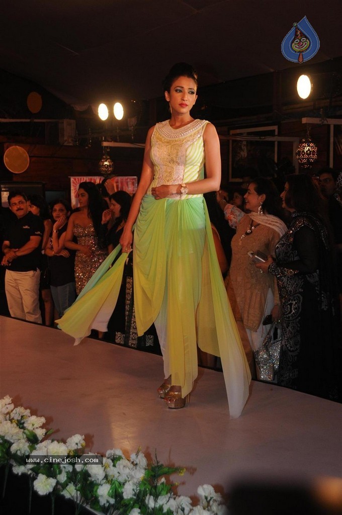 Bolly Celebs Walks the Ramp at Club Wear Fashion Show - 6 / 123 photos