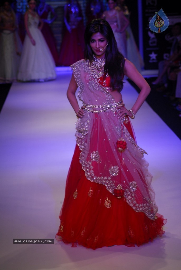 Bolly Celebs Walks the Ramp at IIJW 2014 - 111 / 131 photos