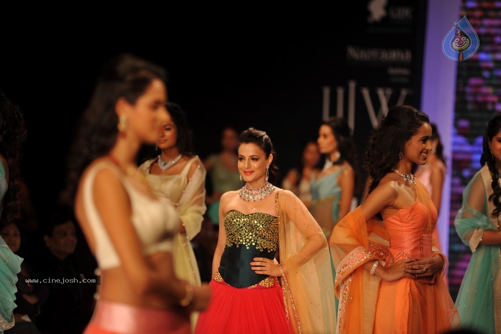 Bolly Celebs Walks the Ramp at IIJW 2014 - 126 / 131 photos