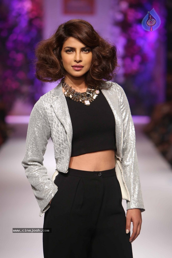 Bolly Celebs Walks the Ramp at LFW 2014 - 27 / 78 photos