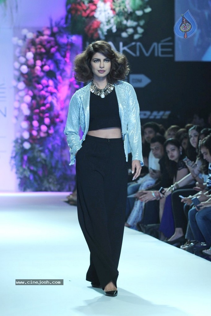 Bolly Celebs Walks the Ramp at LFW 2014 - 48 / 78 photos